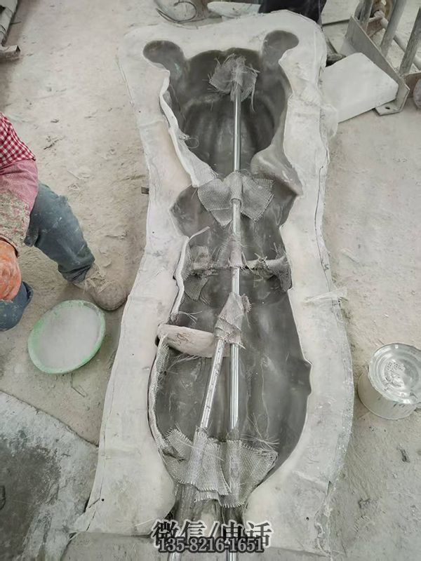 哪吒雕塑，內(nèi)置鋼筋龍骨